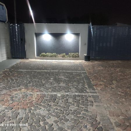 The Croc Guest House 스프링스 외부 사진