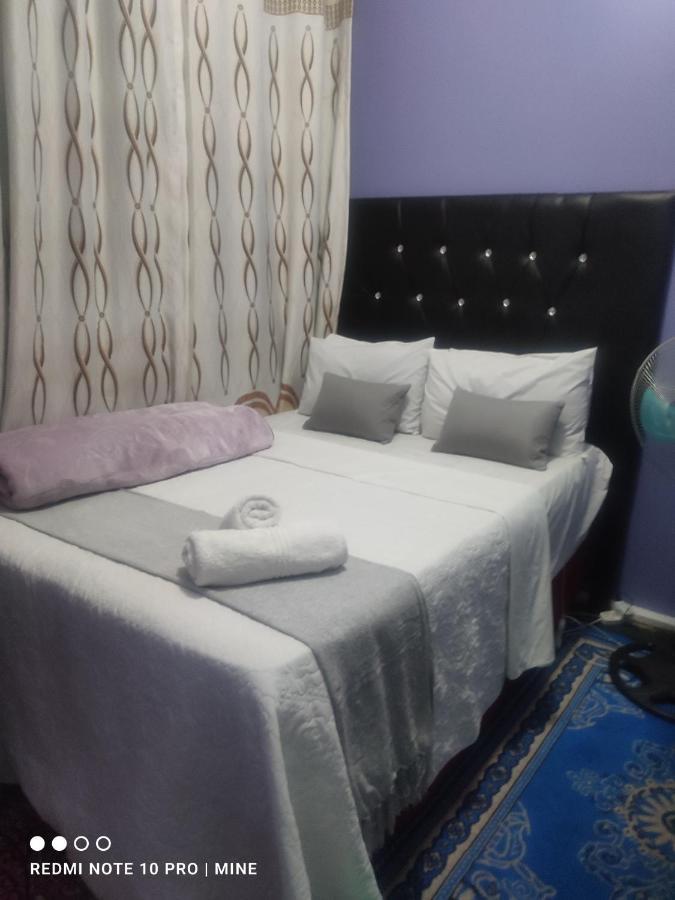The Croc Guest House 스프링스 외부 사진