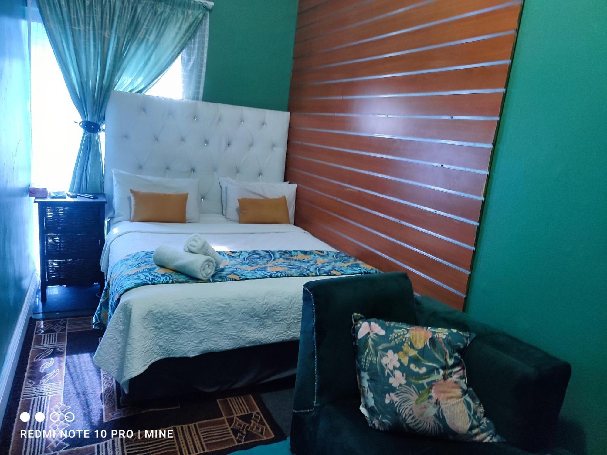 The Croc Guest House 스프링스 외부 사진