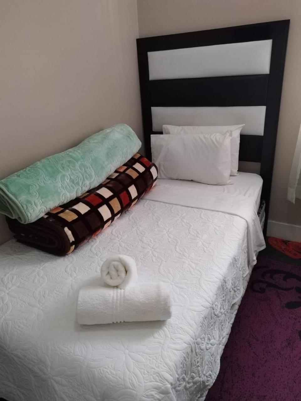 The Croc Guest House 스프링스 외부 사진