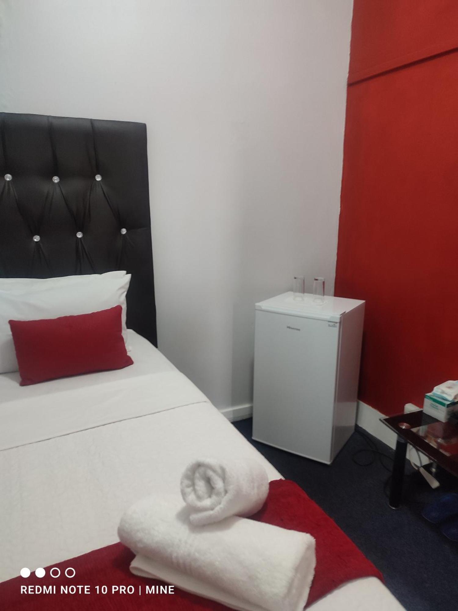The Croc Guest House 스프링스 외부 사진