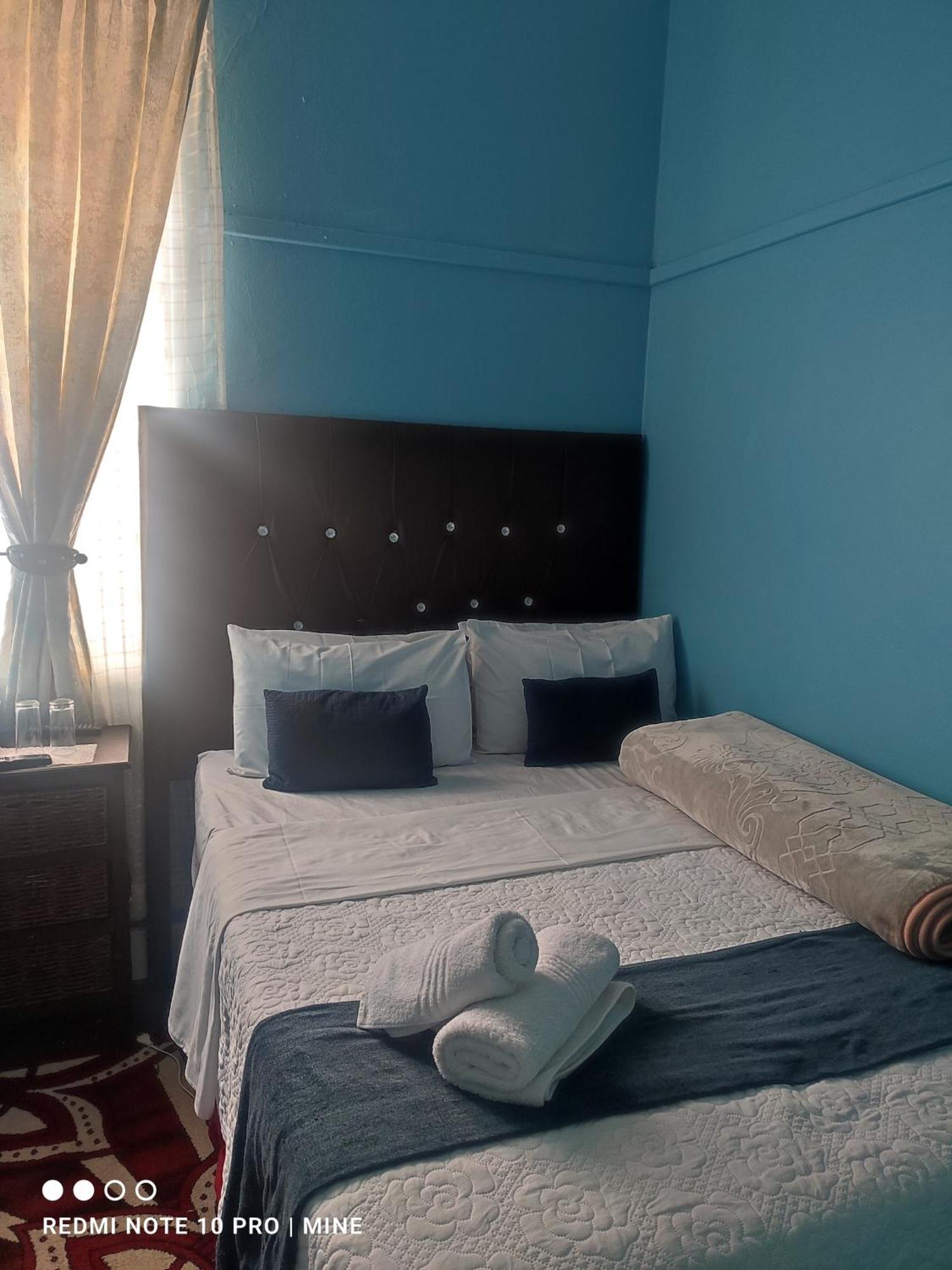 The Croc Guest House 스프링스 외부 사진