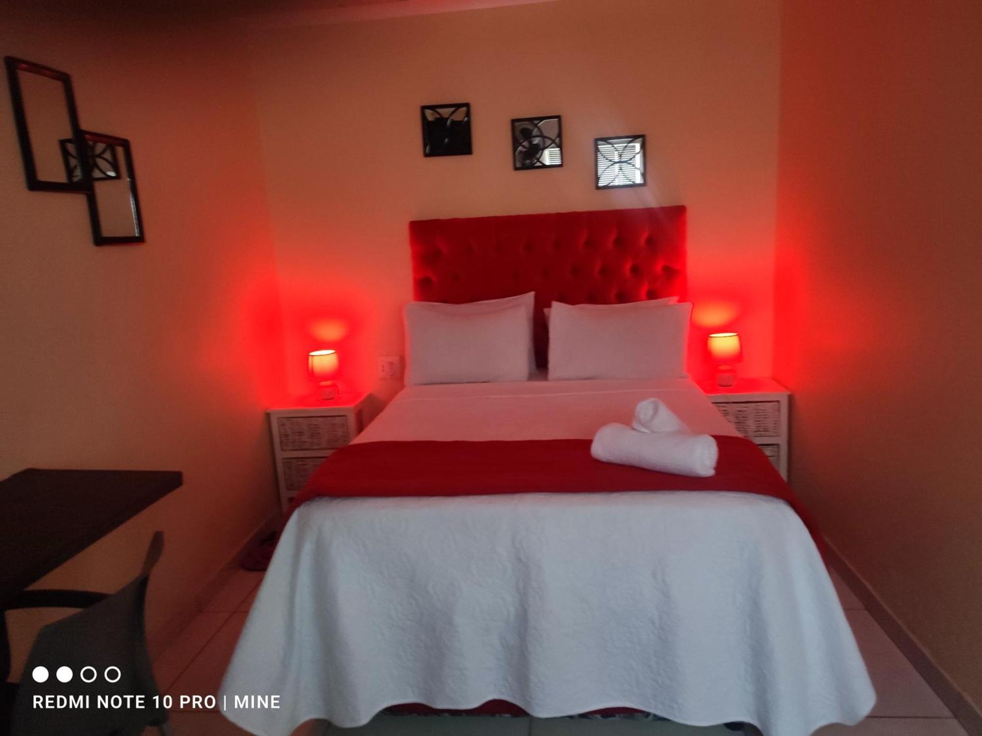 The Croc Guest House 스프링스 외부 사진